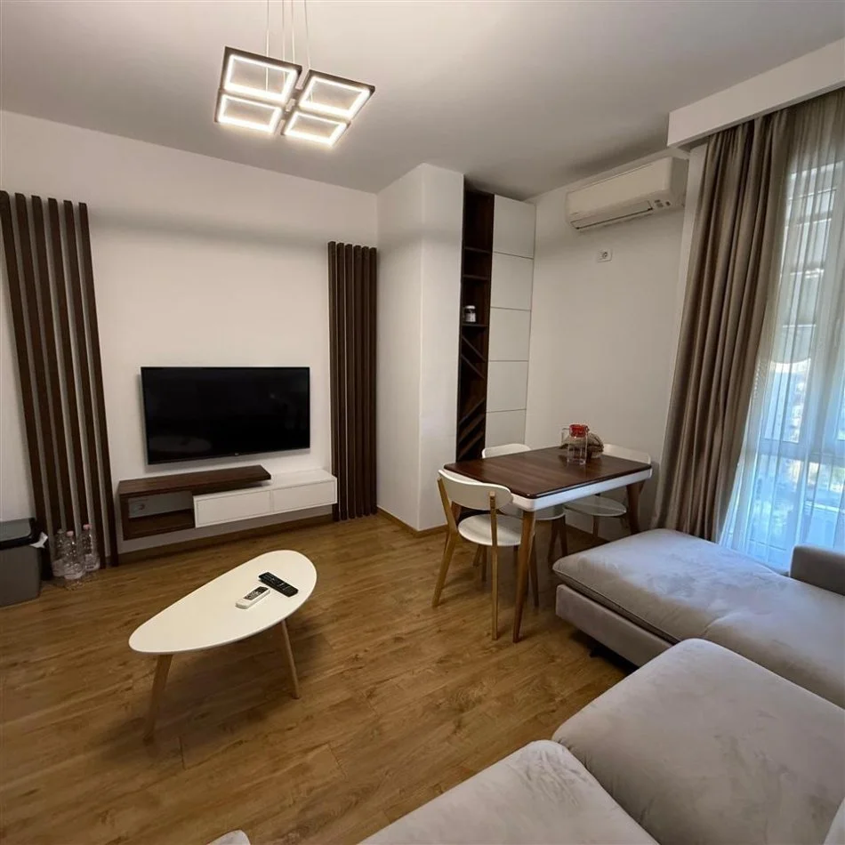 Tirane, jepet me qera apartament 1+1+Ballkon Kati 6, 60 m² 550 € (Fusha e Aviacionit)