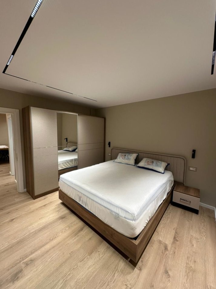 Tirane, jepet me qera apartament 2+1 Kati 2, 120 m² 650 € (ASTIR, BULEBVARDI MIGJENI)