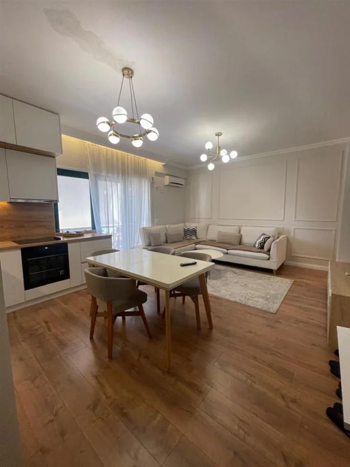Tirane, jepet me qera apartament 2+1 Kati 4, 100 m² 700 € (DON BOSKO)
