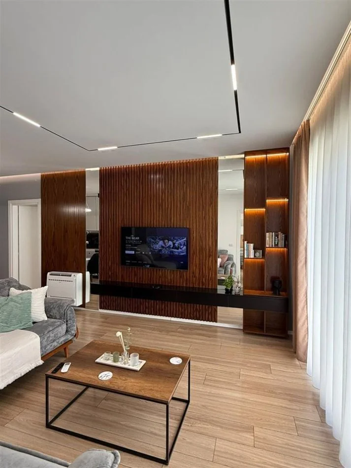 Tirane, jepet me qera apartament 2+1+Ballkon Kati 2, 95 m² 900 € (Kompleksi FZ)