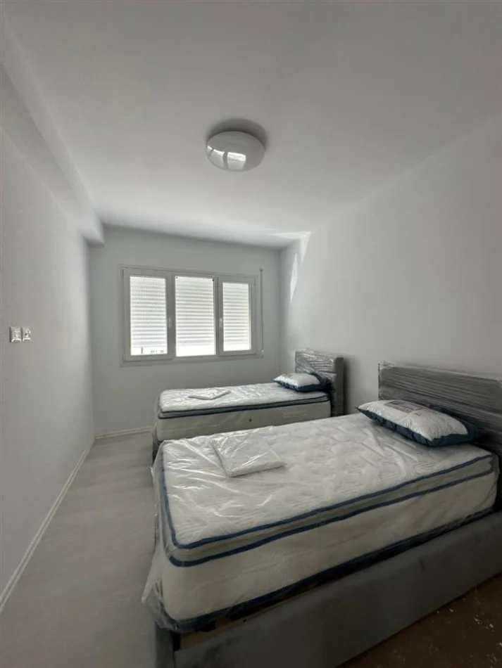 Tirane, jepet me qera apartament 2+1+Ballkon Kati 8, 98 m² 700 € (River Residence)