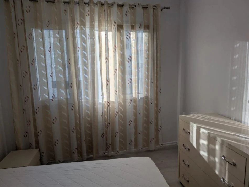 Tirane, jepet me qera apartament 2+1+Ballkon Kati 2, 97 m² 650 € (River Residence)