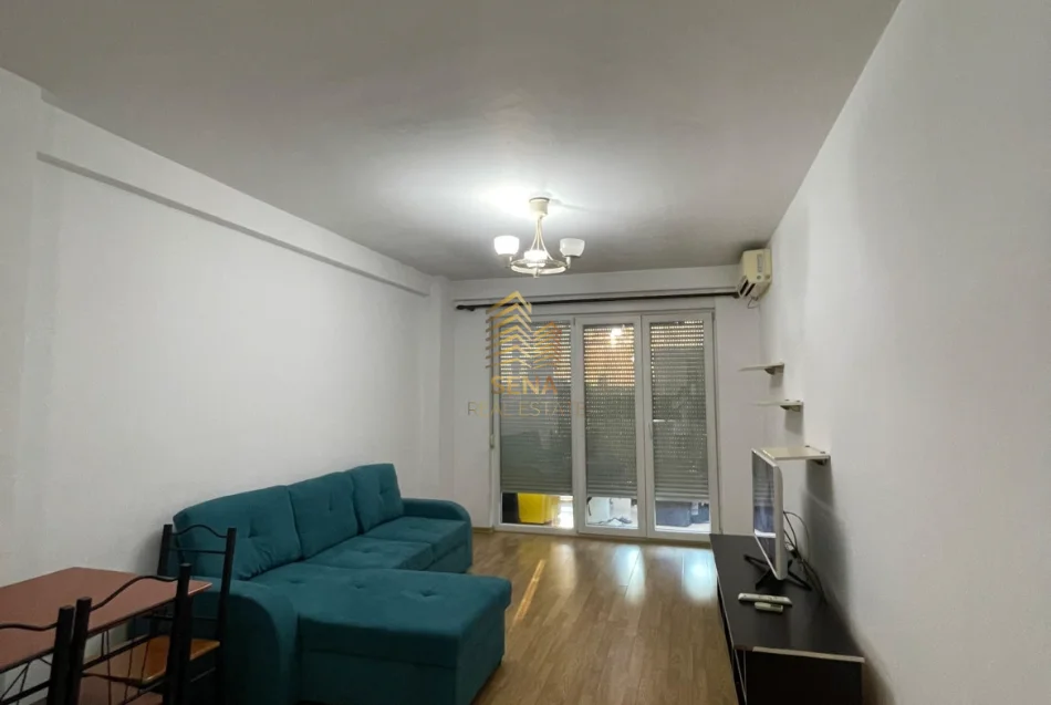 Tirane, jepet me qera apartament 2+1+Ballkon Kati 2, 95 m² 550 € (Kompleksi Ana)