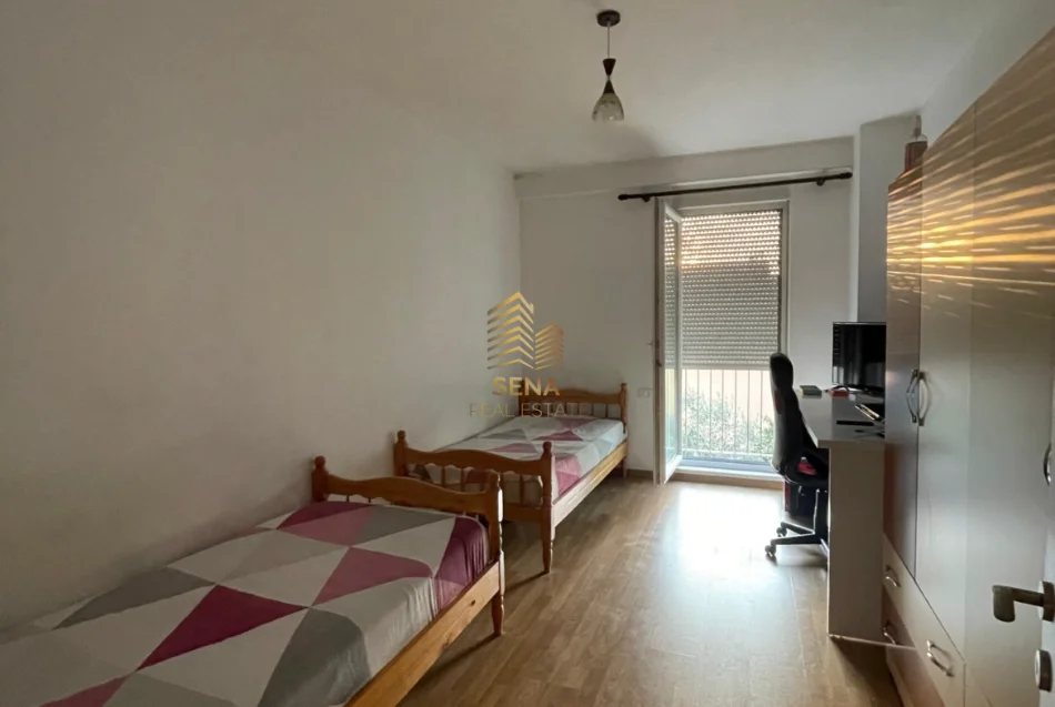 Tirane, jepet me qera apartament 2+1+Ballkon Kati 2, 95 m² 550 € (Kompleksi Ana)