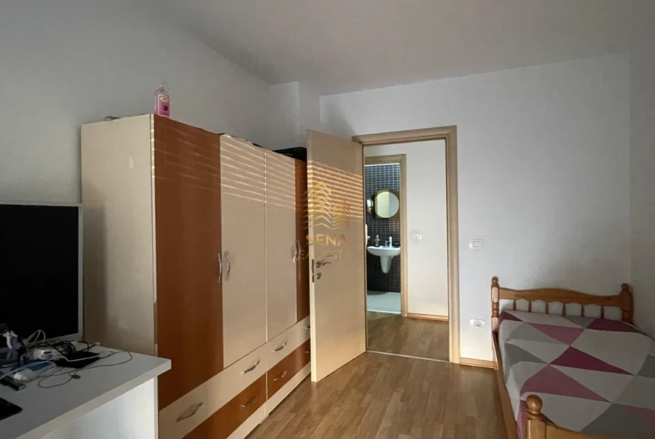Tirane, jepet me qera apartament 2+1+Ballkon Kati 2, 95 m² 550 € (Kompleksi Ana)