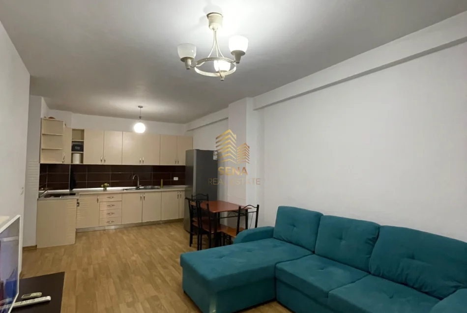 Tirane, jepet me qera apartament 2+1+Ballkon Kati 2, 95 m² 550 € (Kompleksi Ana)
