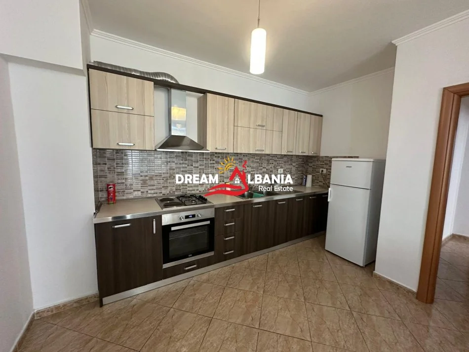 Tirane, jepet me qera apartament 2+1 Kati 5, 100 m² 650 € (tek Rruga e Kavajes)