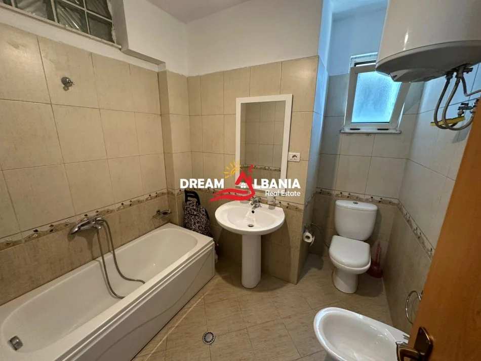 Tirane, jepet me qera apartament 2+1 Kati 5, 100 m² 650 € (tek Rruga e Kavajes)