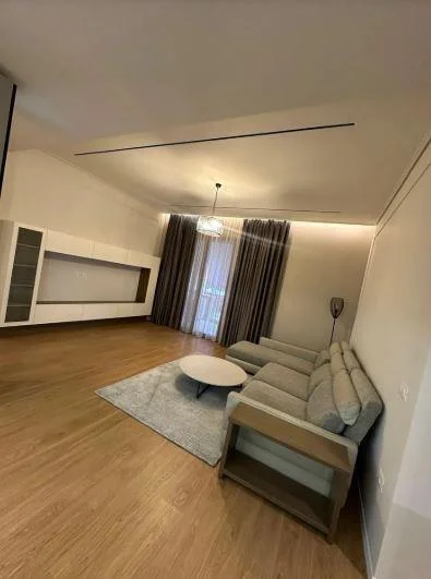 Tirane, jepet me qera 2+1+Ballkon Kati 4, 120 m² 1.200 € (Rruga Kavajes)