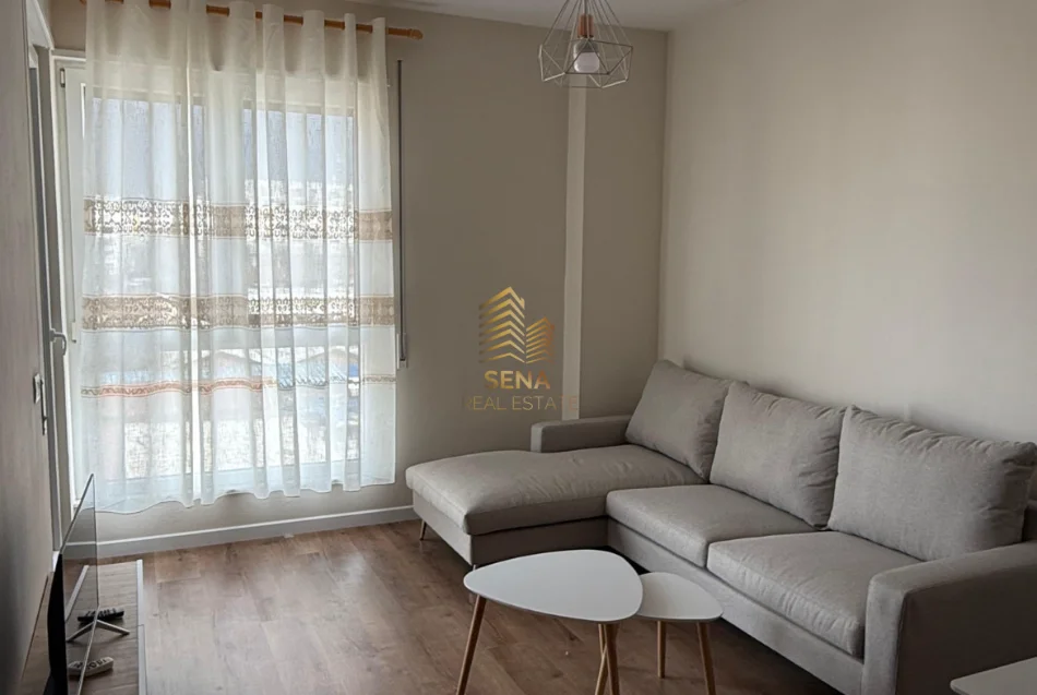 Tirane, jepet me qera apartament 1+1+Ballkon Kati 3, 70 m² 500 € (5 Maji)