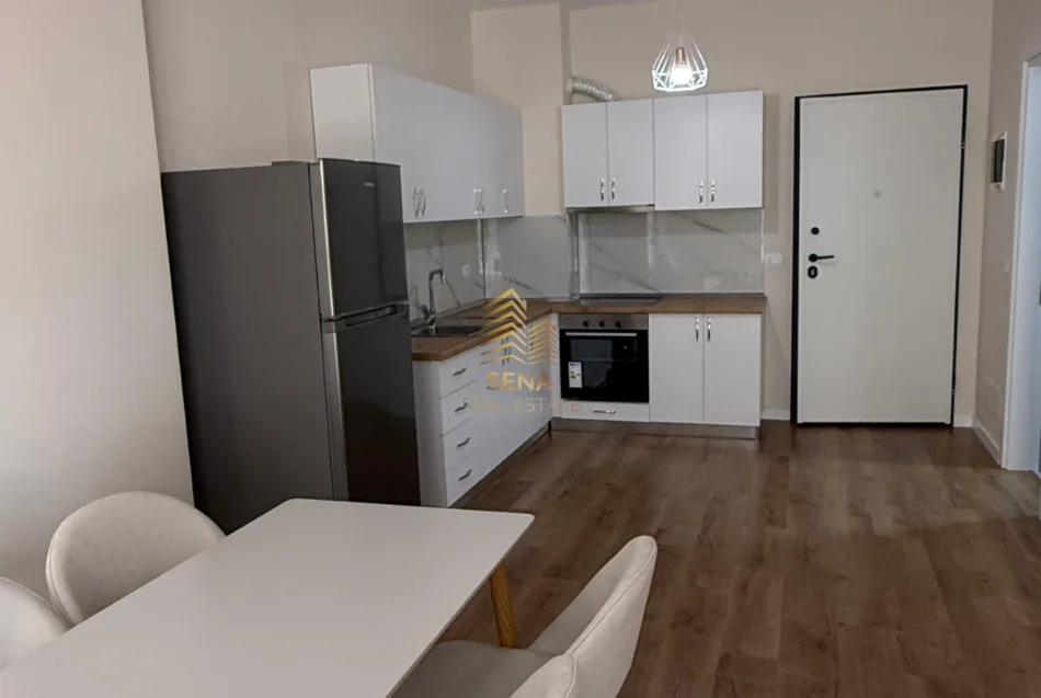 Tirane, jepet me qera apartament 1+1+Ballkon Kati 3, 70 m² 500 € (5 Maji)