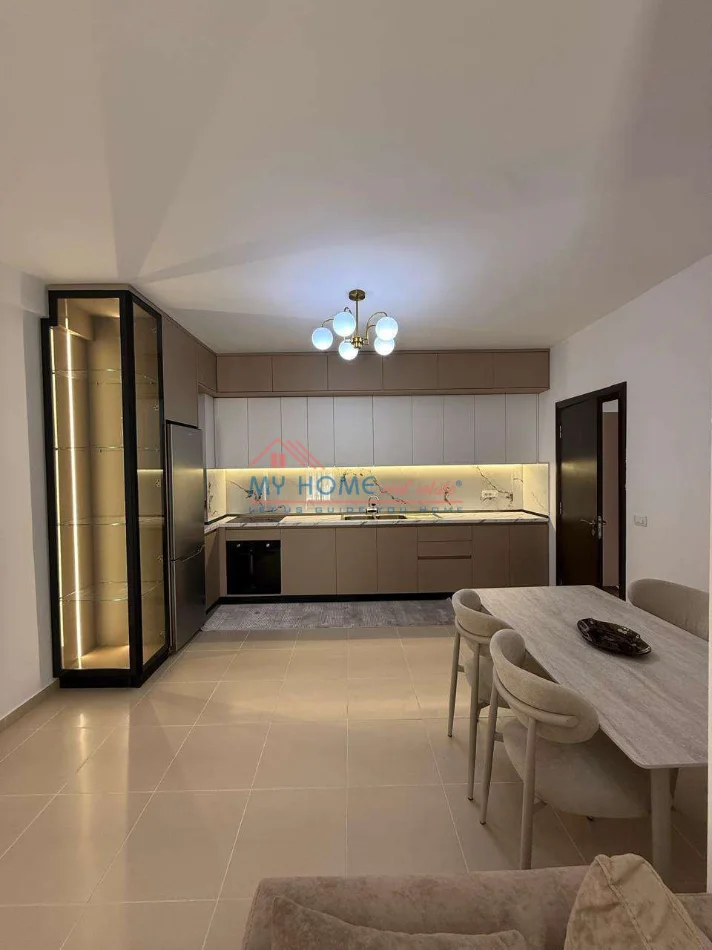 Tirane, jepet me qera apartament 2+1+Ballkon Kati 2, 85 m² 750 € (Ali Demi)