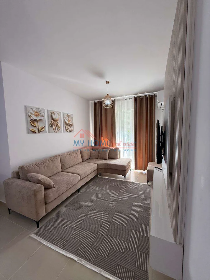 Tirane, jepet me qera apartament 2+1+Ballkon Kati 2, 85 m² 750 € (Ali Demi)