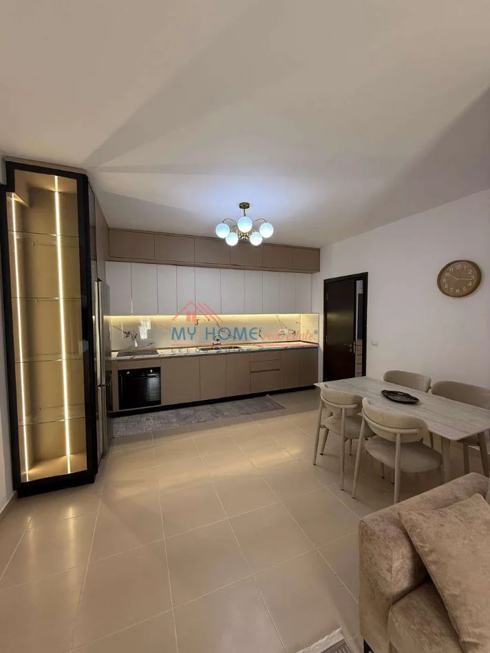 Tirane, jepet me qera apartament 2+1+Ballkon Kati 2, 85 m² 750 € (Ali Demi)