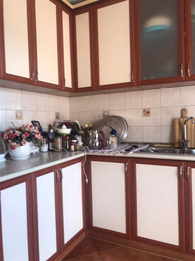 Tirane, jepet me qera apartament Kati 6, 127 m² 47,500 Leke (Blloku Gintash, Laprake)