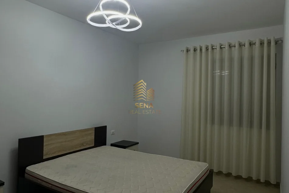 Tirane, jepet me qera apartament 1+1+Ballkon Kati 3, 70 m² 500 € (Kodra e Diellit)