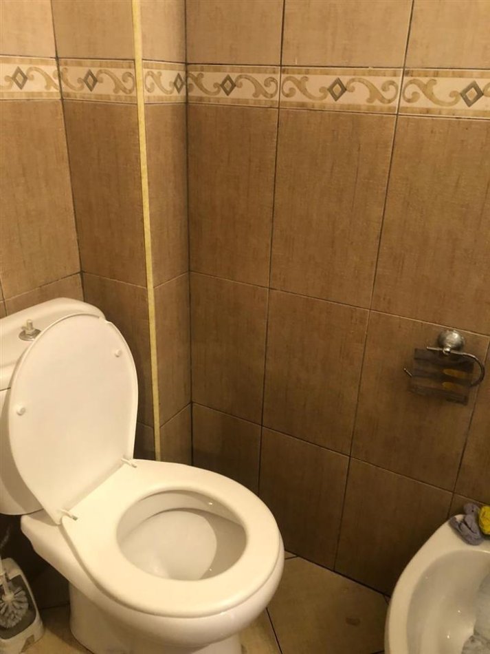 Tirane, jepet me qera zyre Kati 3, 77 m² 1.000 € (Shallvaret)