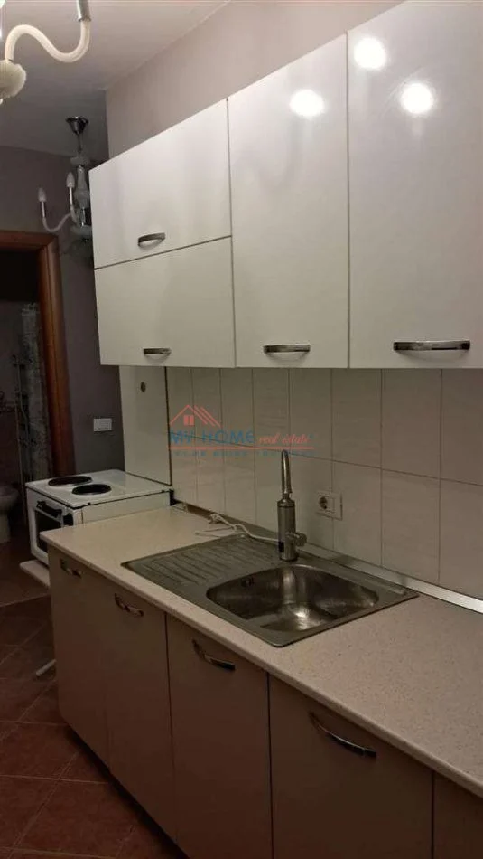 Tirane, jepet me qera garsonier 1+1 Kati 3, 35 m² 500 € 