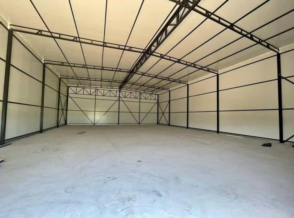 Tirane, jepet me qera magazine Kati 0, 350 m² 1.500 € (RRUGA AEROPORTIT)