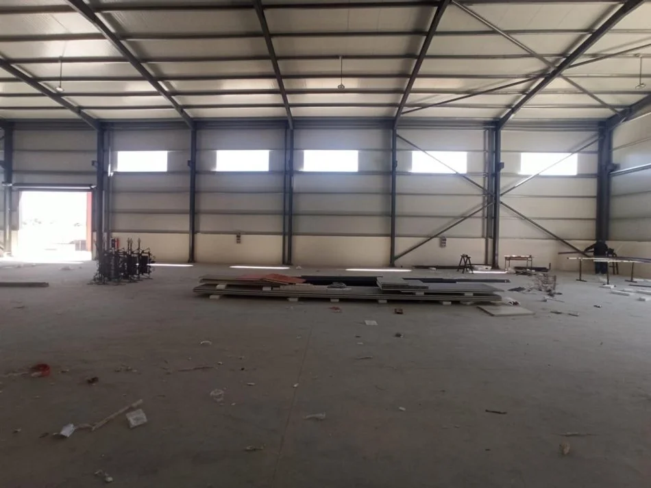 Tirane, jepet me qera magazine Kati 0, 770 m² 4.500 € (Autostrade)