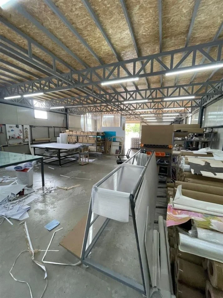 Tirane, jap me qera magazine Kati 0, 650 m² 1.500 € (KASHAR)