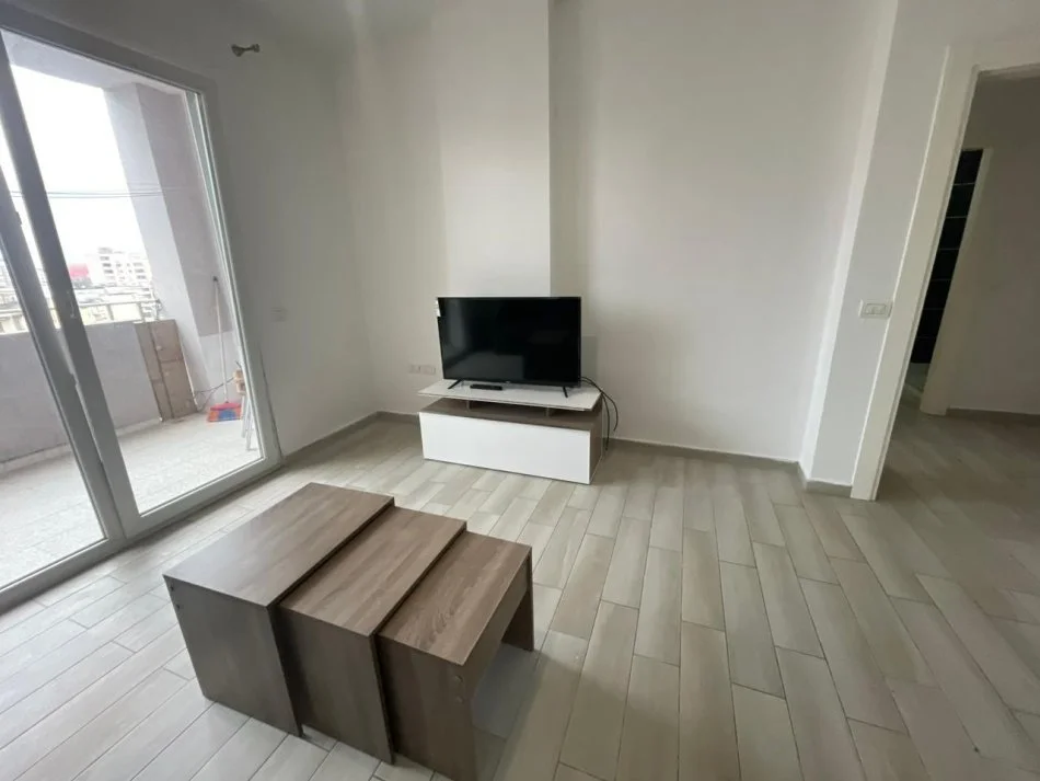 Durres, jepet me qera apartament 1+1 Kati 6, 87 m² 350 € 