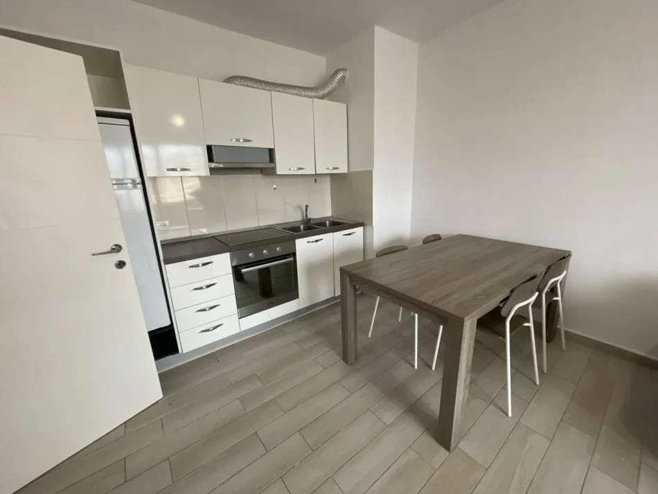 Durres, jepet me qera apartament 1+1 Kati 6, 87 m² 350 € 