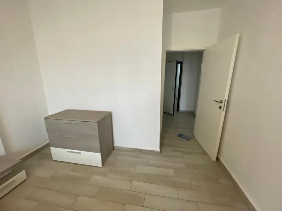 Durres, jepet me qera apartament 1+1 Kati 6, 87 m² 350 € 