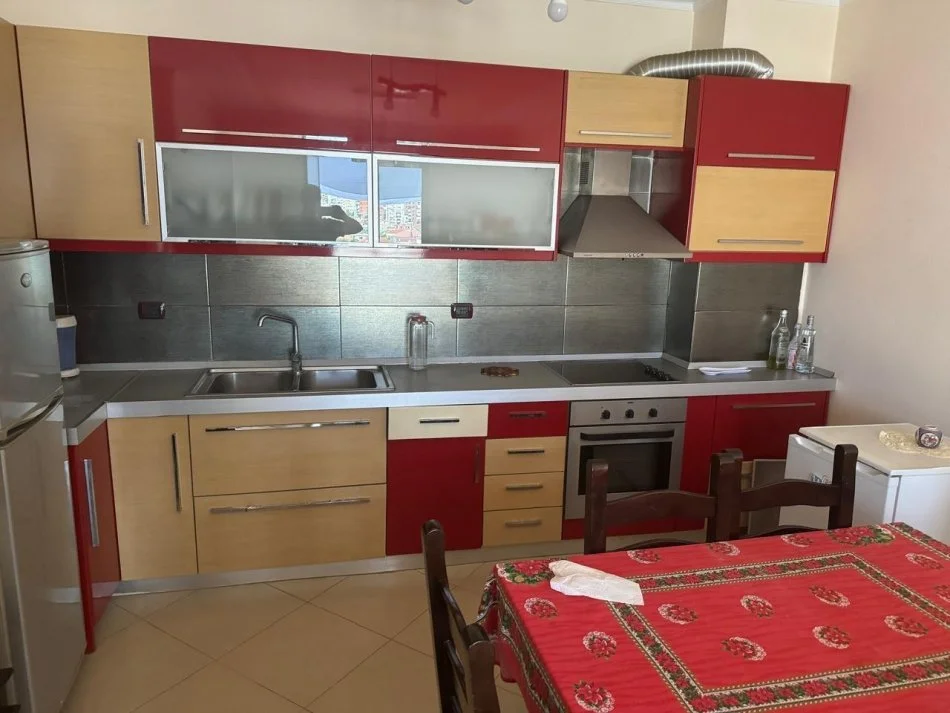 Tirane, jepet me qera apartament 1+1+Ballkon Kati 5, 70 m² 350 € (RRUGA BESIM ALLA MISTO MAME)