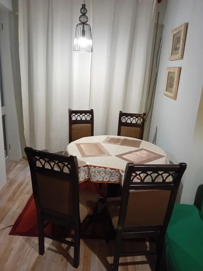 Tirane, jepet me qera apartament 1+1+Ballkon Kati 3, 65 m² 550 € 