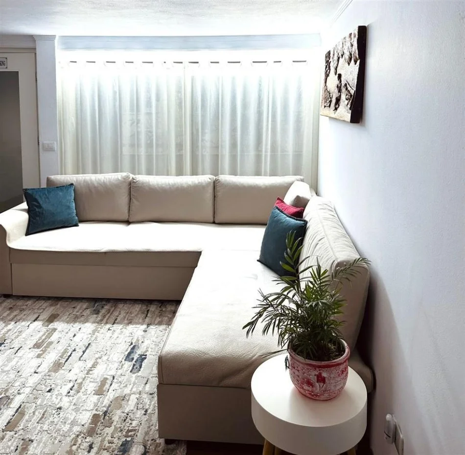 Tirane, jepet me qera apartament duplex 1+1 Kati 1, 60 m² 550 € 