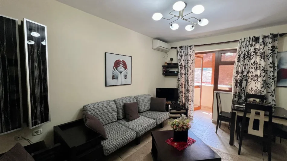 Me Qera : 1+1📍Brryl (Buze Bulevardit) - 45,000 Lek - S.60m² - Kati 2 || Akses i shpejte ne pikat kryesore te Tiranes🚀