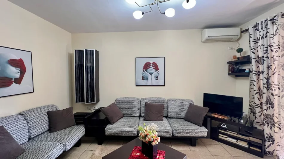 Me Qera : 1+1📍Brryl (Buze Bulevardit) - 45,000 Lek - S.60m² - Kati 2 || Akses i shpejte ne pikat kryesore te Tiranes🚀