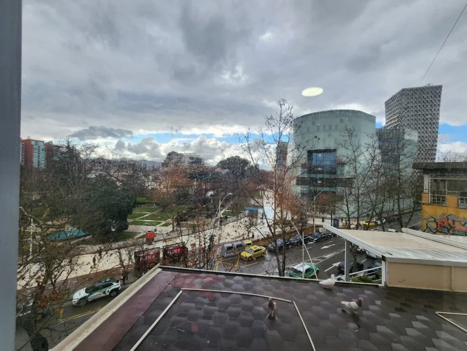 Jepet me Qera: Ultra Apt. 2+1+2wc & 1 P. Parkimi ( 📍Qendër / Toptani ) Hera e parë me qera || 100% e re ✨️ 1000€ / Muaji 💶