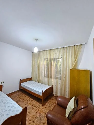 Tirane, jepet me qera apartament 2+1 Kati 1, 100 m² 430 € (kashar)