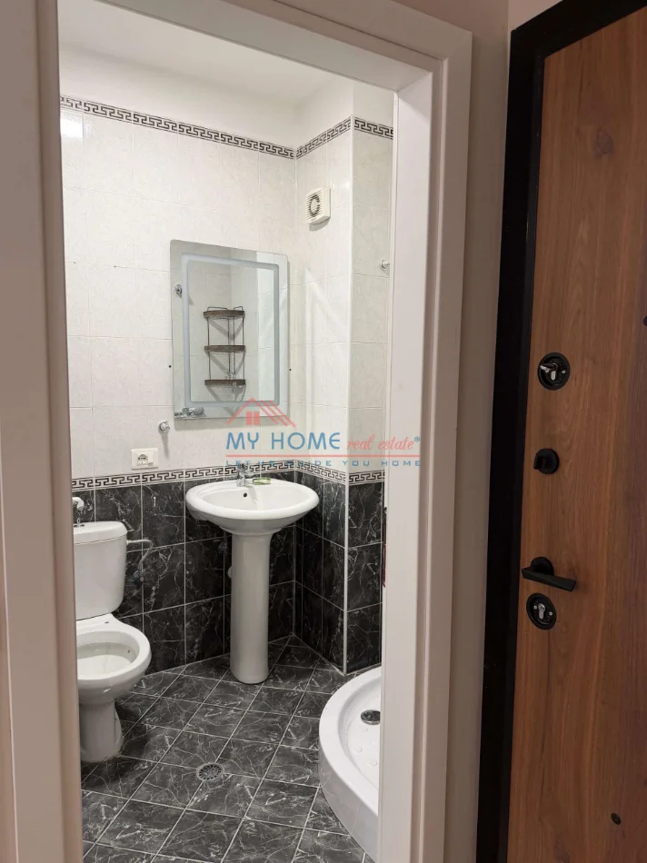 Tirane, jepet me qera apartament 2+1+Ballkon Kati 3, 77 m² 600 € (Yzberisht)