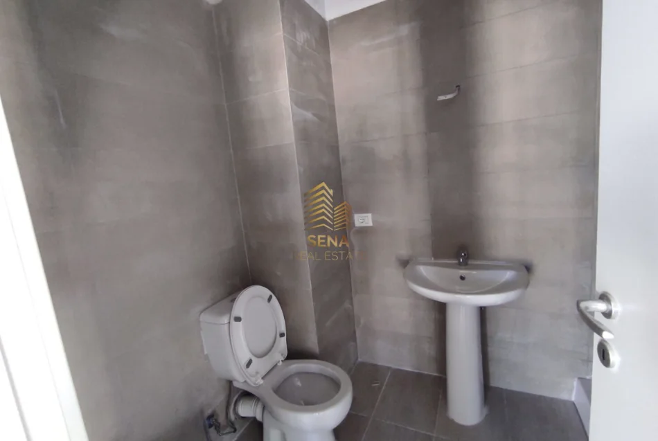 Tirane, jepet me qera apartament 2+1+Ballkon Kati 4, 90 m² 430 € (5 Maji)