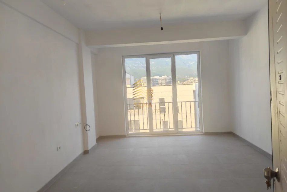Tirane, jepet me qera apartament 2+1+Ballkon Kati 4, 90 m² 430 € (5 Maji)