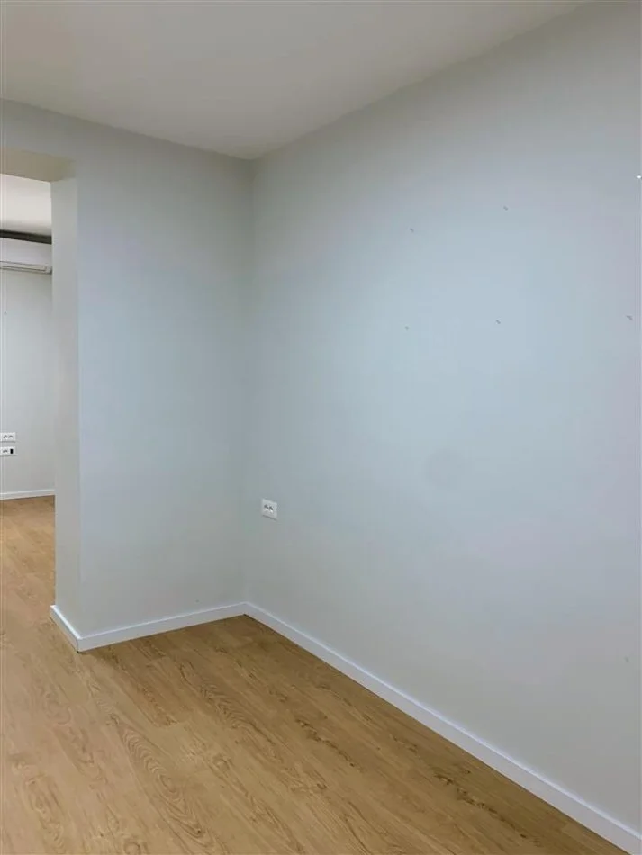 Tirane, jepet me qera ambjent biznesi Kati 1, 36 m² 36 € (Bllok)