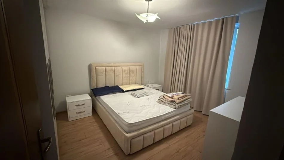 Tirane, jepet me qera apartament 1+1 Kati 2, 60 m² 710 € (rruga ismail qemali)