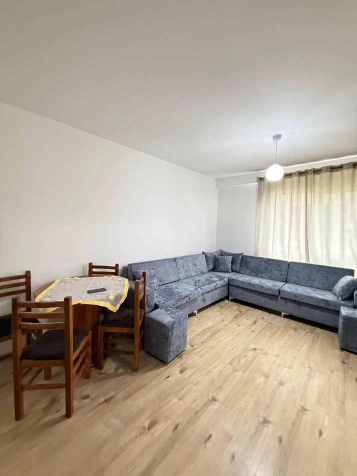 Tirane, jepet me qera apartament 1+1+Aneks+Ballkon Kati 2, 67 m² 510 € (Rruga Frosina Plaku)