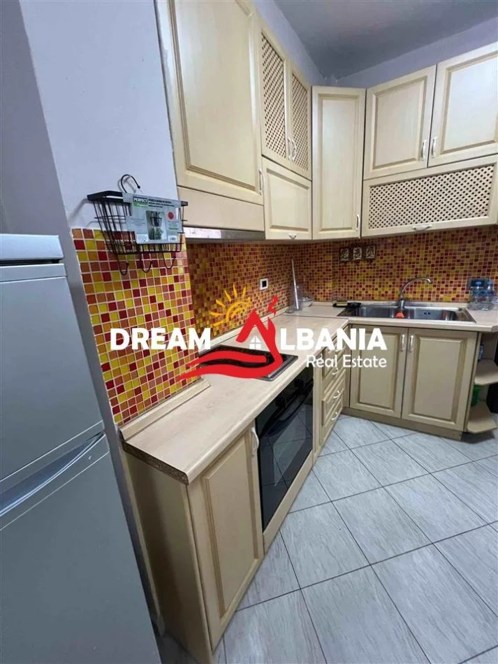 Tirane, jepet me qera apartament 2+1 Kati 3, 70 m² 650 € (Sheshi Willson)