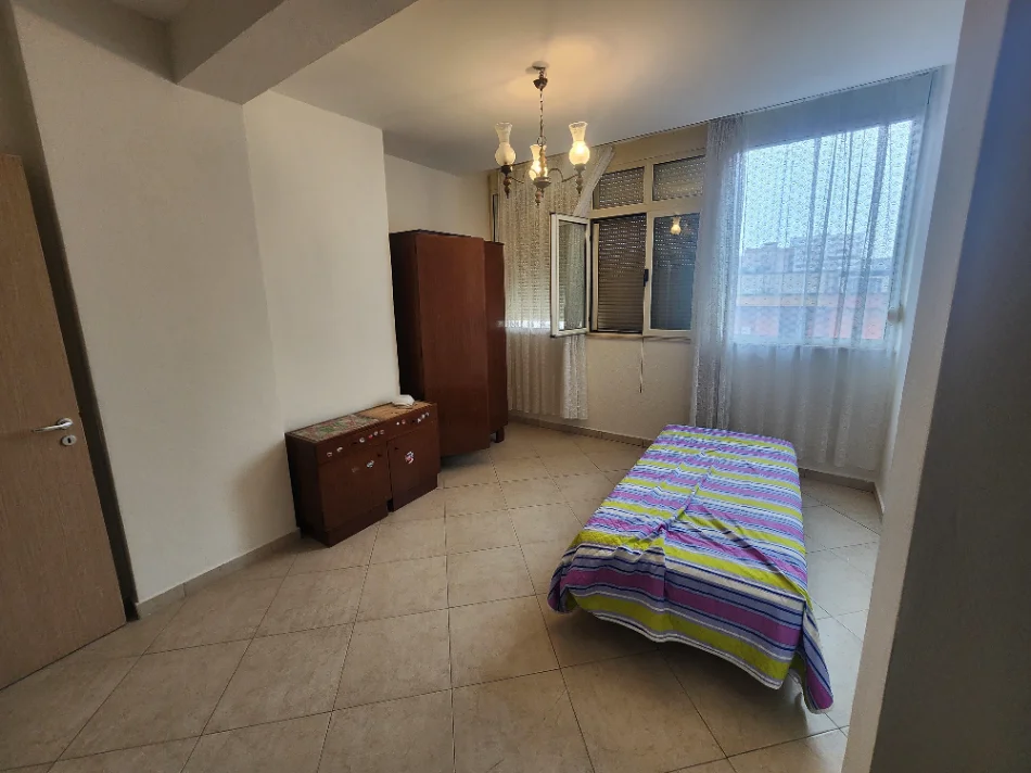 Durres, jepet me qera apartament 1+1+Aneks+Ballkon Kati 5, 65 m² 315 € 
