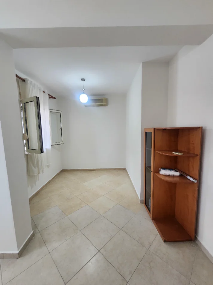 Durres, jepet me qera apartament 1+1+Aneks+Ballkon Kati 5, 65 m² 315 € 