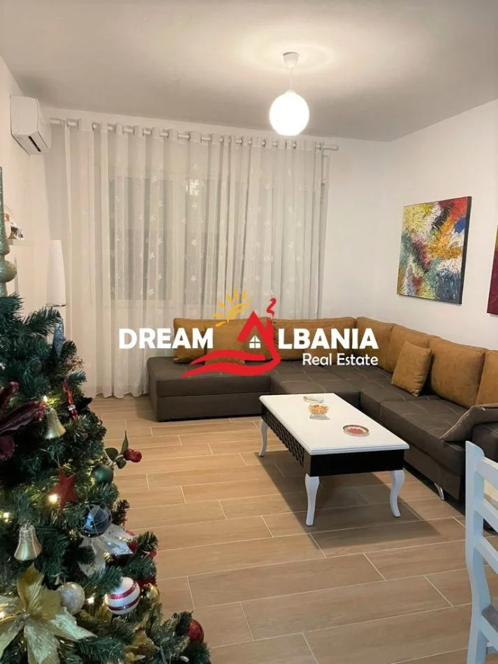 Tirane, jepet me qera apartament 1+1+Ballkon Kati 2, 70 m² 700 € (tek Selvia prane Observator)