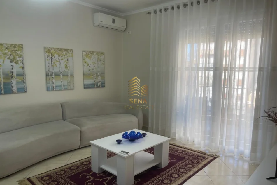 Tirane, jepet me qera apartament 1+1+Ballkon Kati 3, 67 m² 600 € (Qender, prane FSHN)