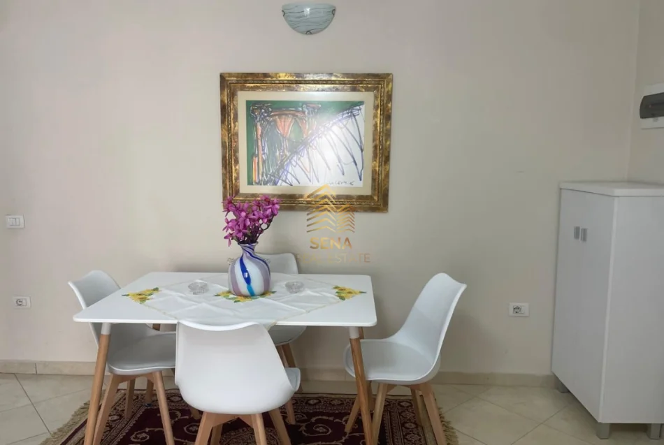 Tirane, jepet me qera apartament 1+1+Ballkon Kati 3, 67 m² 600 € (Qender, prane FSHN)