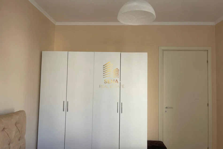 Tirane, jepet me qera apartament 1+1+Ballkon Kati 3, 67 m² 600 € (Qender, prane FSHN)