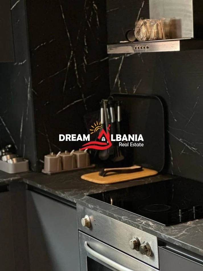 Tirane, jepet me qera apartament 1+1 Kati 14, 78 m² 700 € (ne Bulevardin Zogu i Pare prane Shkencave te Natyres)