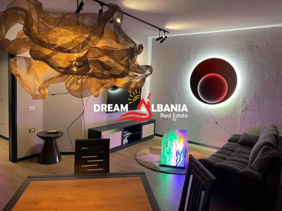 Tirane, jepet me qera apartament 1+1 Kati 14, 78 m² 700 € (ne Bulevardin Zogu i Pare prane Shkencave te Natyres)